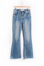 Load image into Gallery viewer, Lyla Five Button Flare Jean
